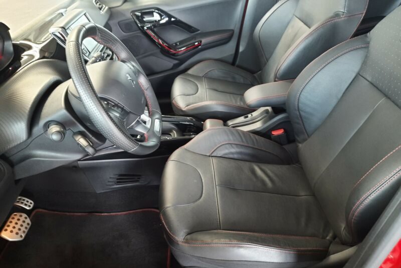 Peugeot 2008 Allure GT-Line EAT6 Navi Pano