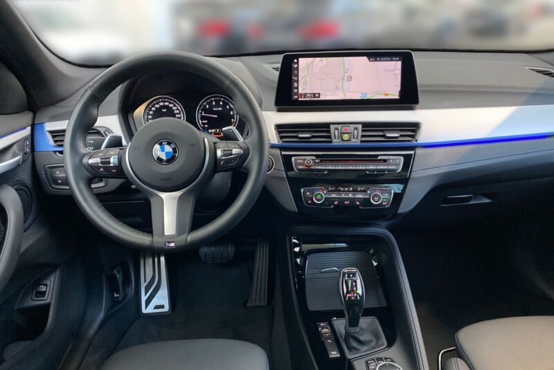 BMW X1 xDrive 20i M Sport Pano