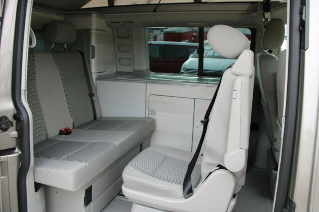 Volkswagen T6 California Coast 2.0 TDI DSG