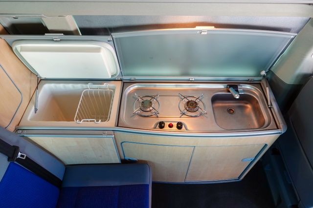 Volkswagen T5 California toit relevable
