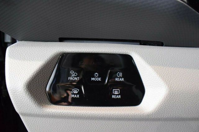 Volkswagen T7 Multivan Energetic 1.4L eHybrid