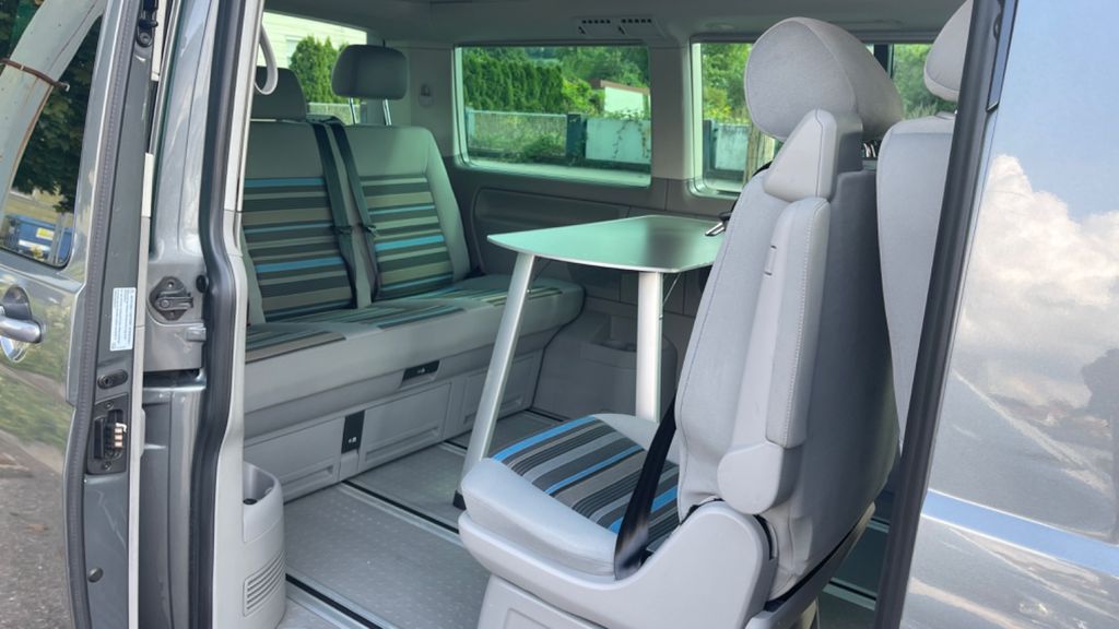 Volkswagen T5 California Beach