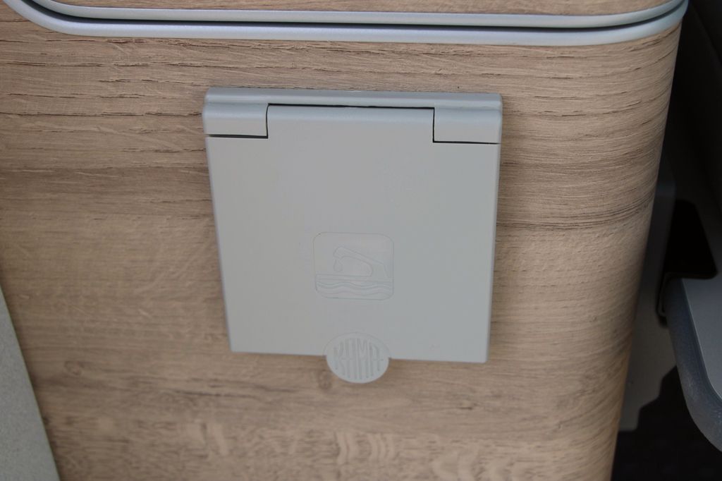 Volkswagen T6.1 California Coast 4Motion