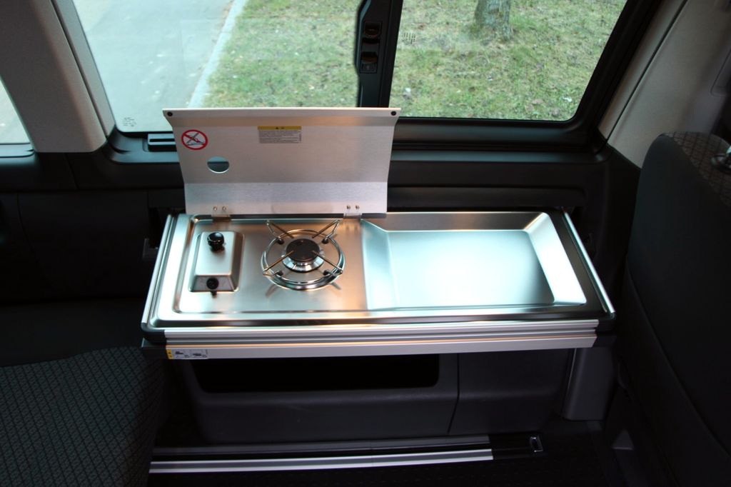 Volkswagen T6.1 California TDI Beach Camper