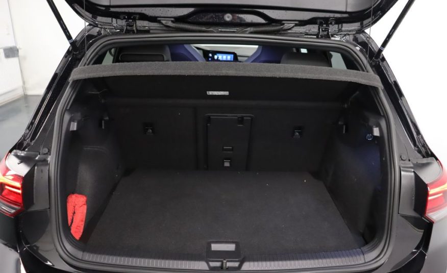 Volkswagen Golf VIII 2.0 TSI R-Line