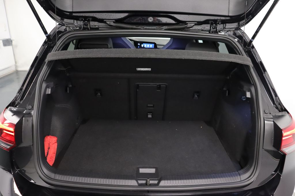 Volkswagen Golf VIII 2.0 TSI R-Line