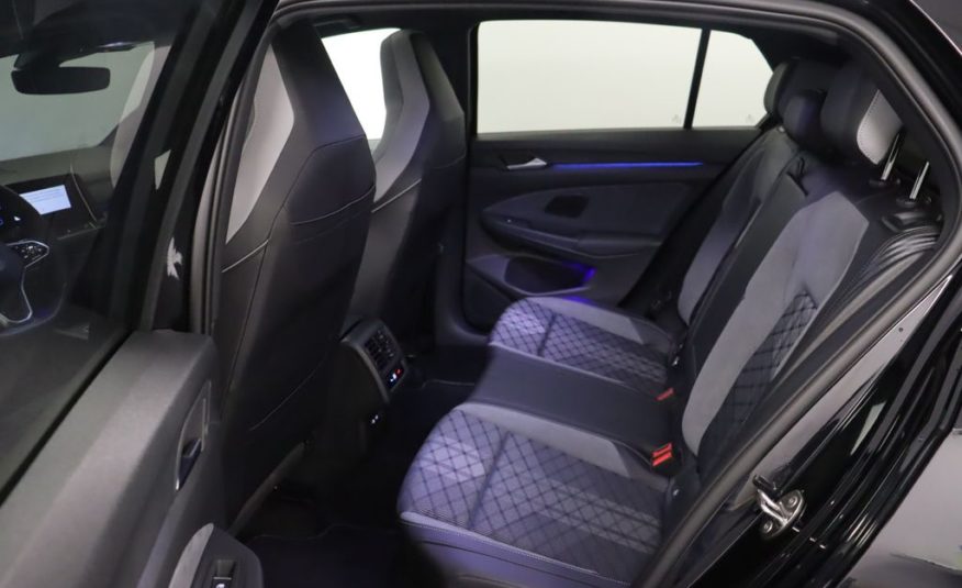 Volkswagen Golf VIII 2.0 TSI R-Line