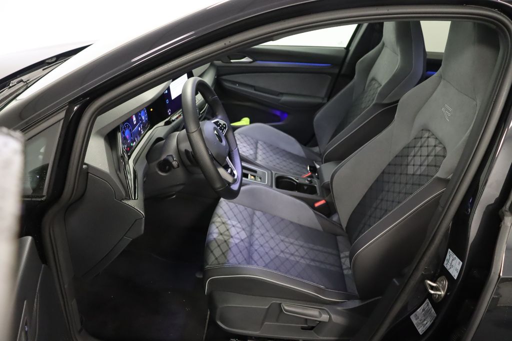 Volkswagen Golf VIII 2.0 TSI R-Line