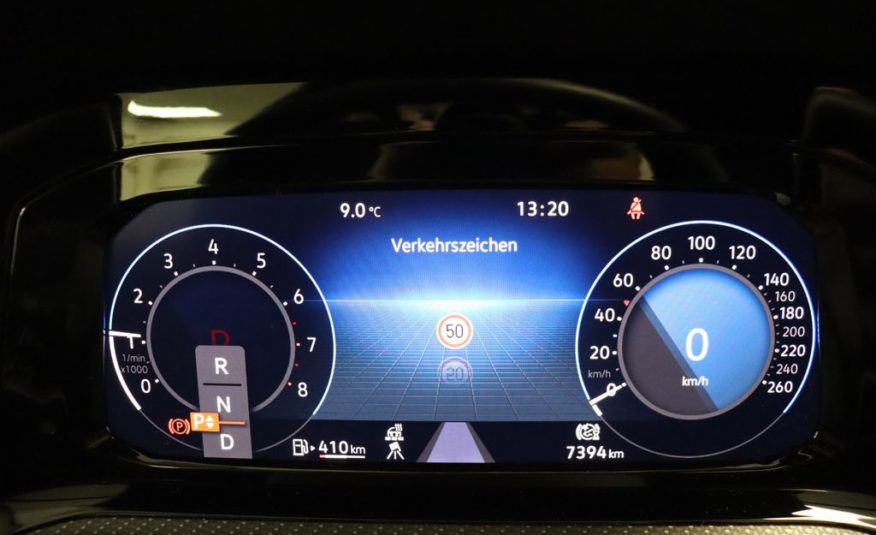 Volkswagen Golf VIII 2.0 TSI R-Line