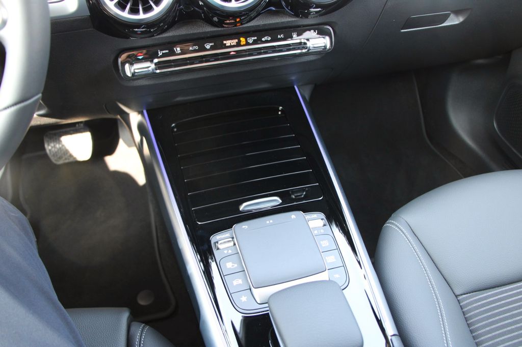 Mercedes-Benz EQB 250