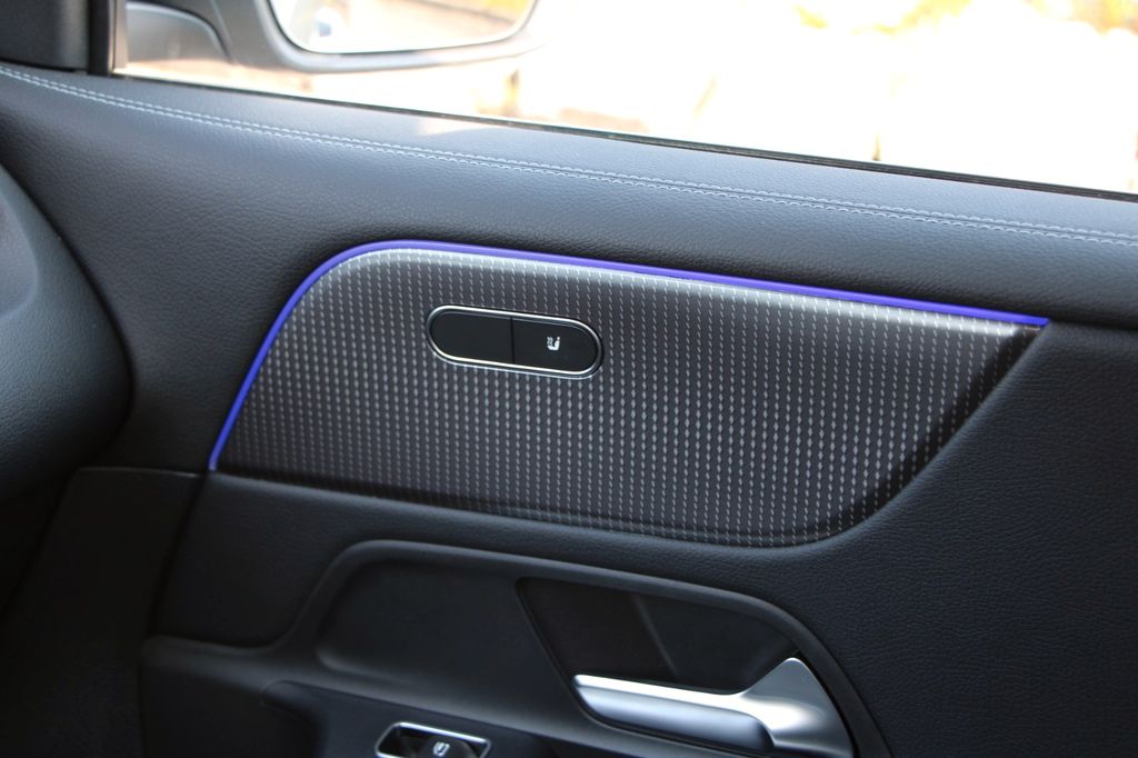 Mercedes-Benz EQB 250