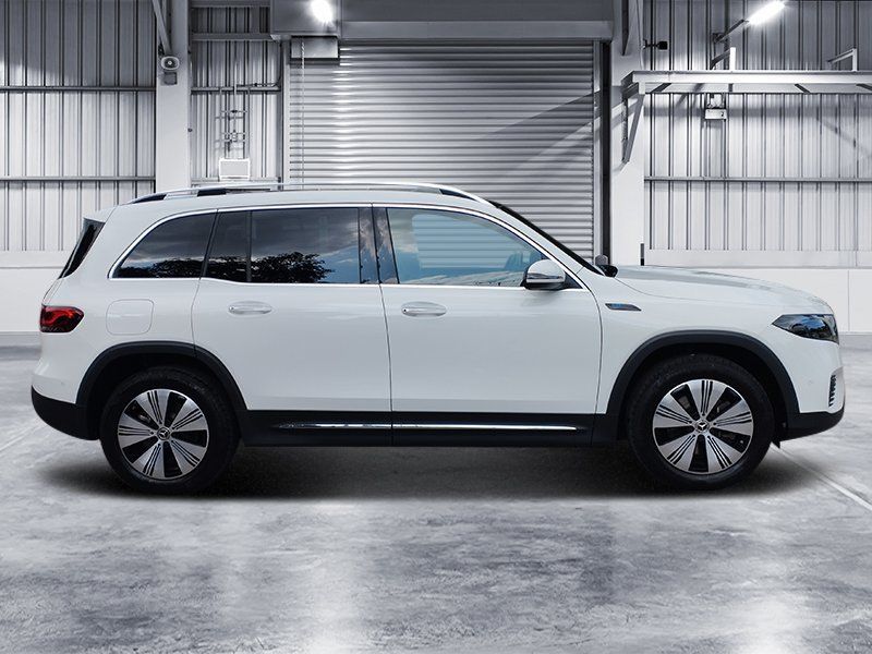 Mercedes Benz EQB 300 4M