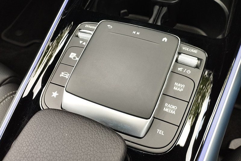 Mercedes Benz EQB 300 4M