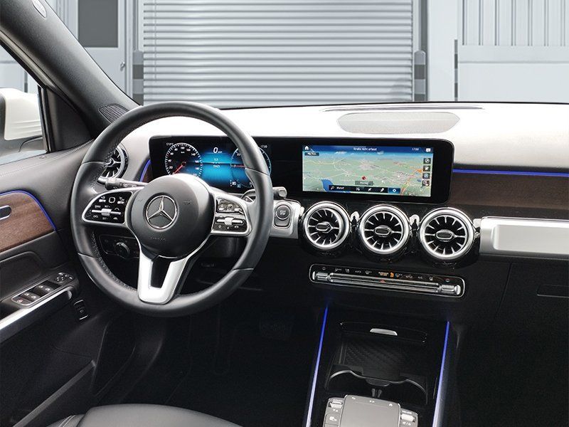 Mercedes Benz EQB 300 4M