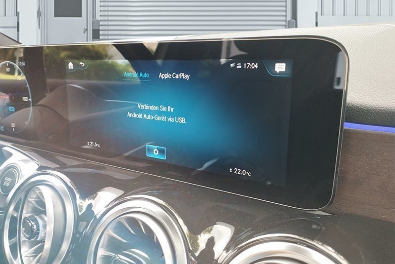 Mercedes Benz EQB 300 4M