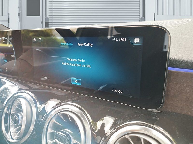 Mercedes Benz EQB 300 4M