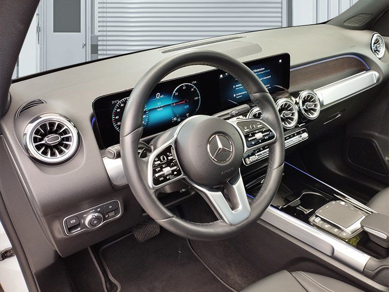 Mercedes Benz EQB 300 4M