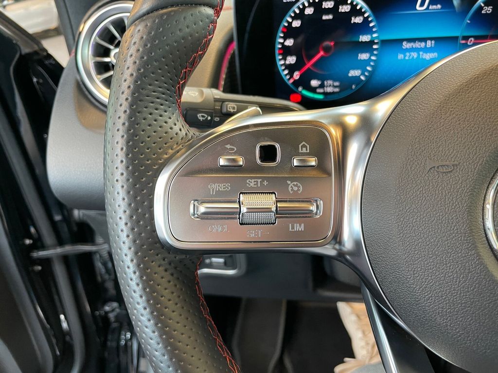 Mercedes Benz EQB 300 4M