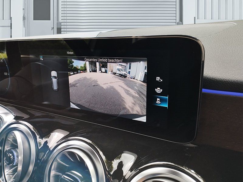 Mercedes Benz EQB 300 4M