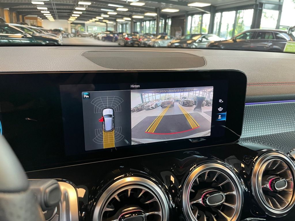 Mercedes Benz EQB 300 4M