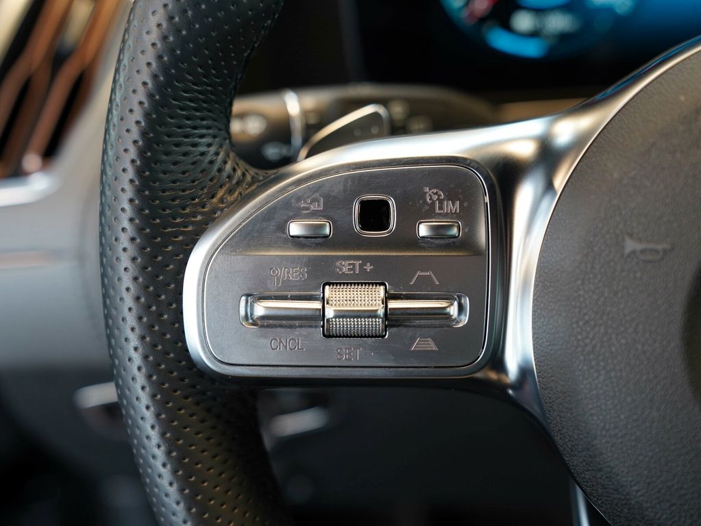 Mercedes-Benz EQC 400 4M