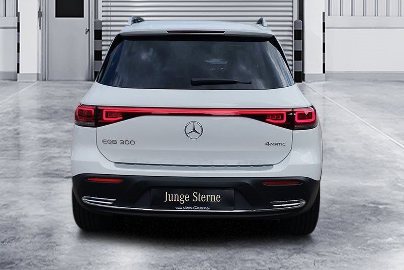 Mercedes Benz EQB 300 4M