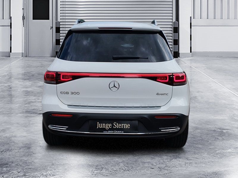 Mercedes Benz EQB 300 4M