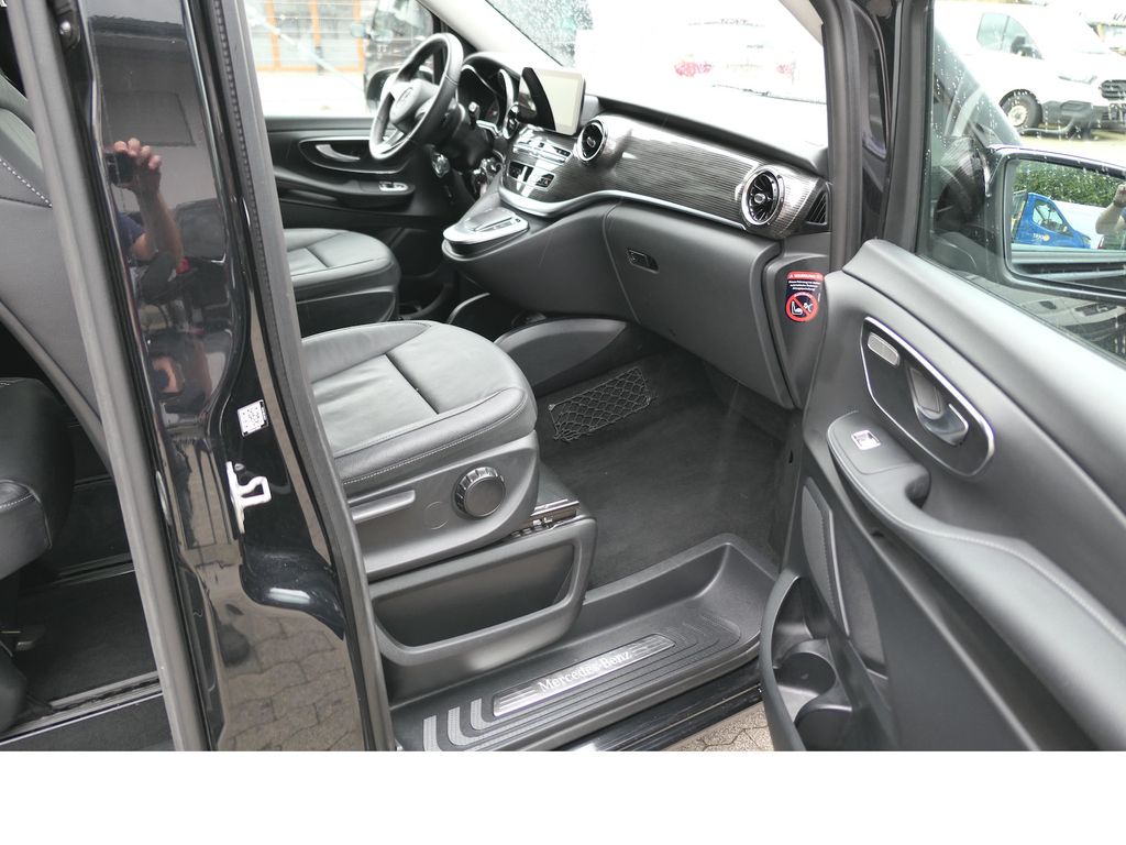 Mercedes-Benz V 300 long avant-garde.