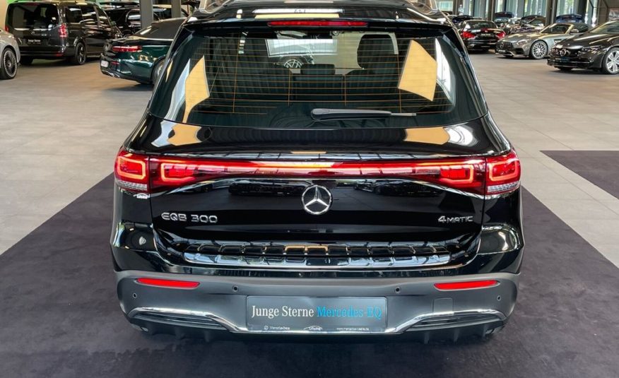 Mercedes Benz EQB 300 4M
