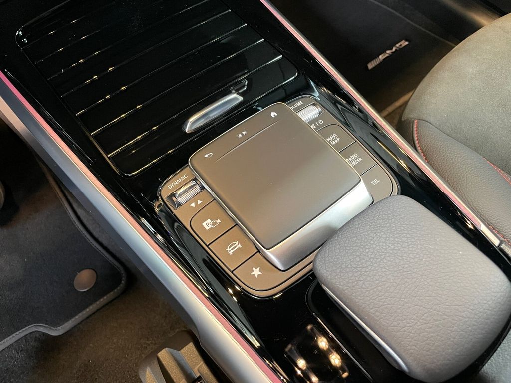 Mercedes Benz EQB 300 4M