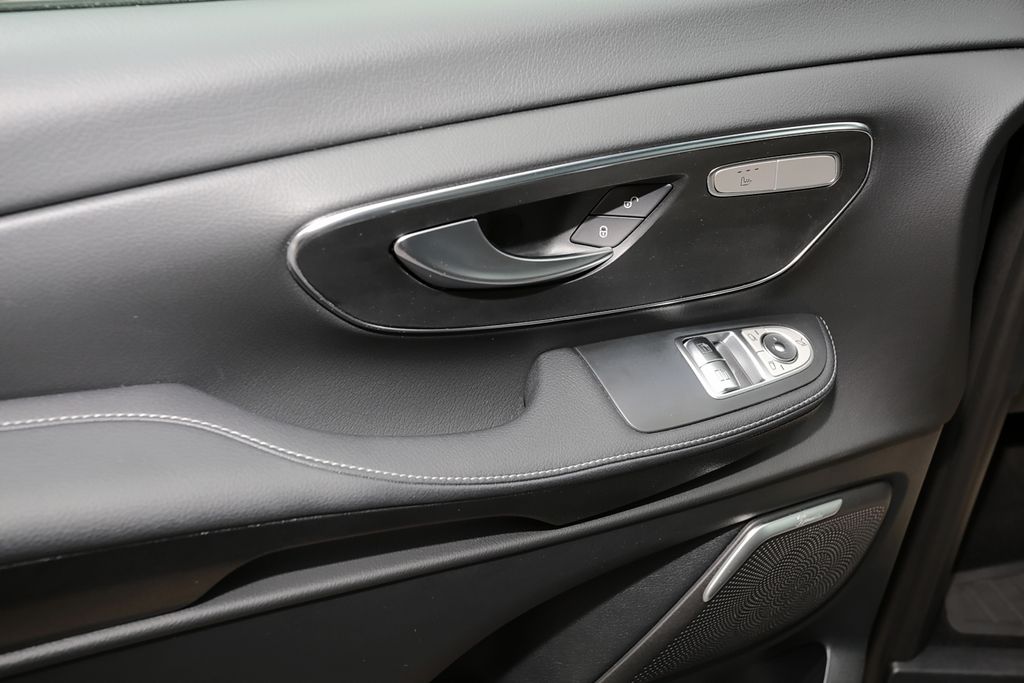 Mercedes-Benz EQV 300