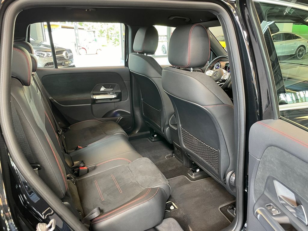 Mercedes Benz EQB 300 4M