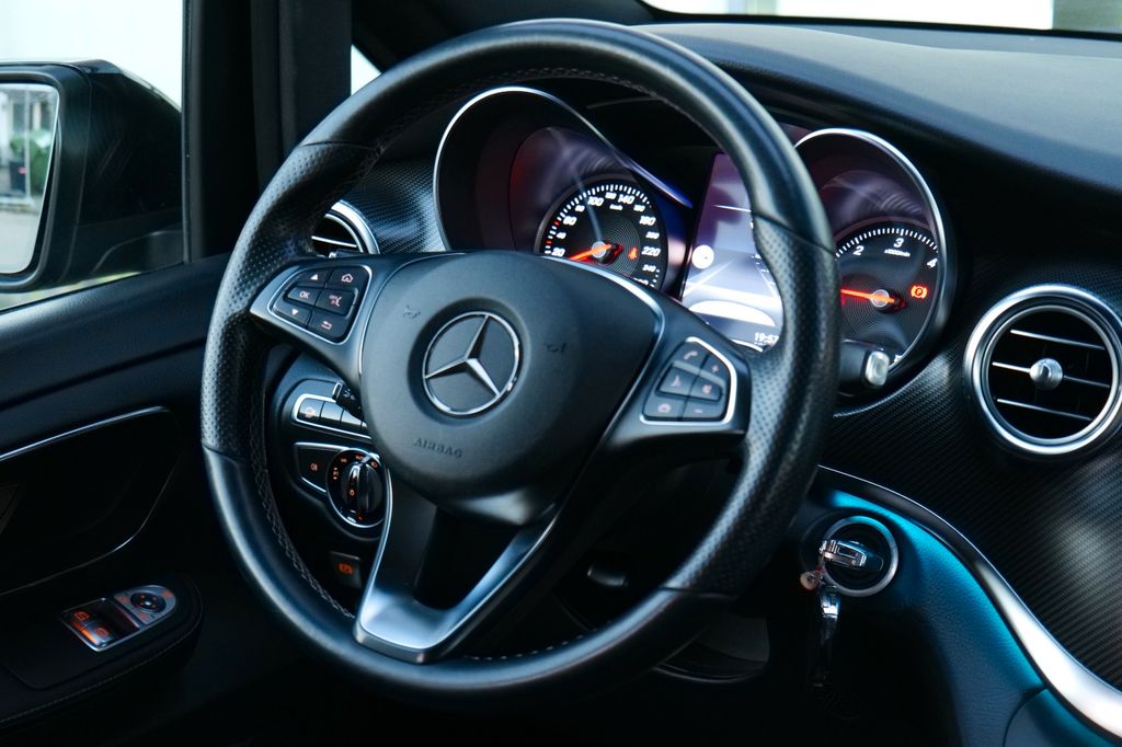 Mercedes-Benz V 220 7 Places