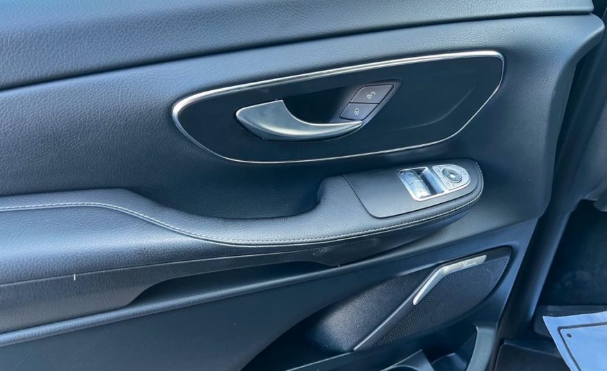 Mercedes-Benz V 220 7 Places