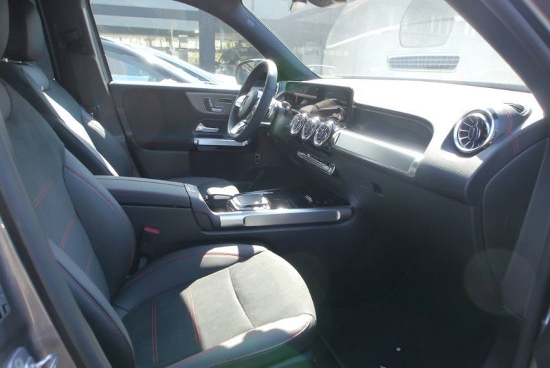 Mercedes Benz EQB 300 4M AMG