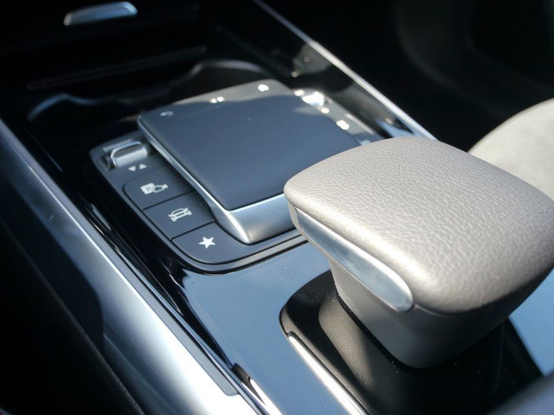 Mercedes Benz EQB 300 4M AMG