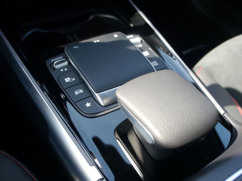 Mercedes Benz EQB 300 4M AMG