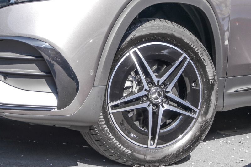 Mercedes Benz EQB 300 4M AMG