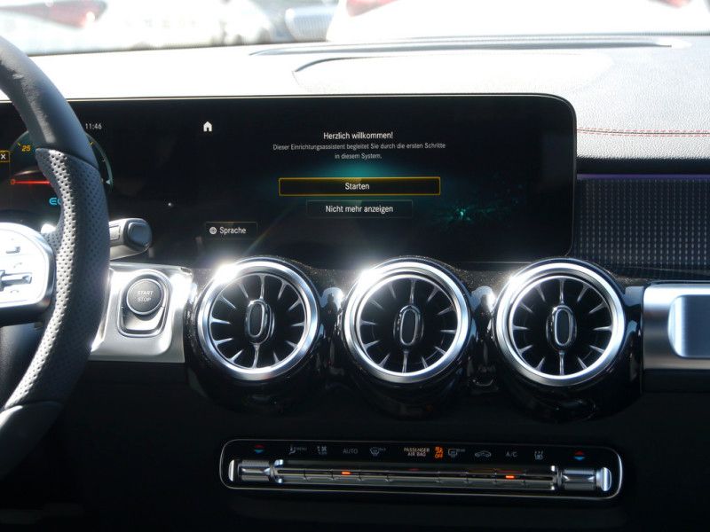 Mercedes Benz EQB 300 4M AMG