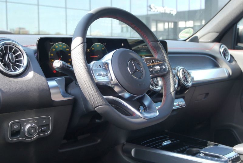 Mercedes Benz EQB 300 4M AMG