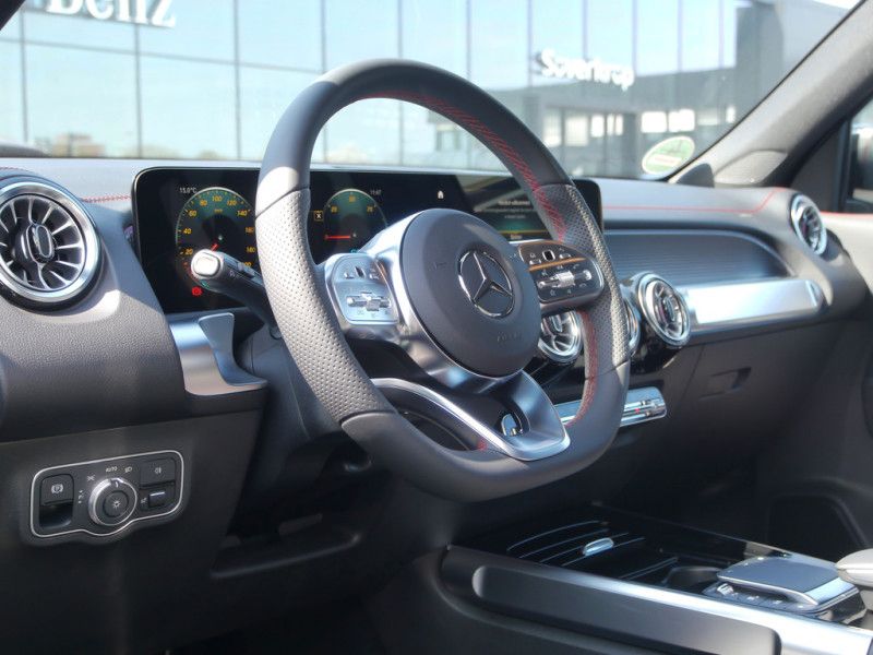 Mercedes Benz EQB 300 4M AMG