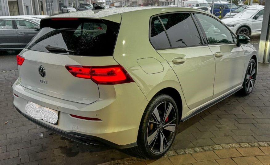 Volkswagen Golf VIII GTE 1.4 e Hybride
