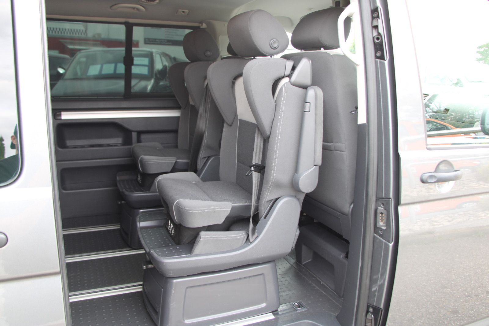 Volkswagen T5 Multivan 2.0TDI