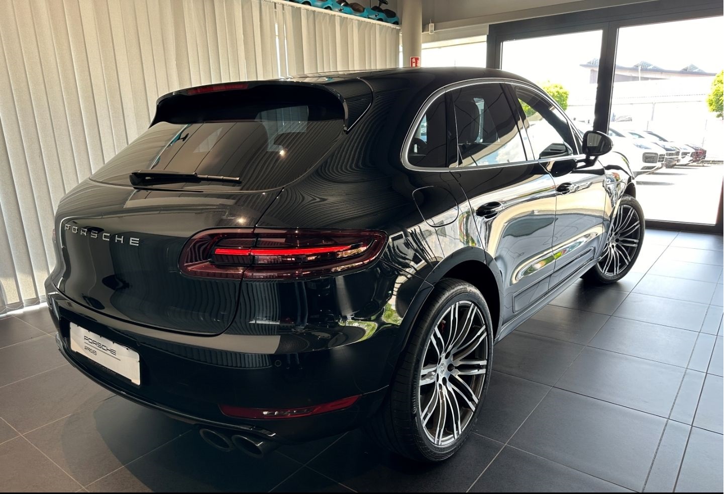 Porsche Macan Turbo pack performance