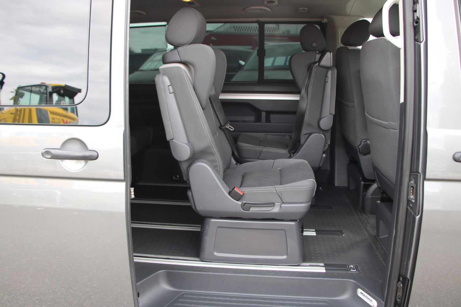 Volkswagen T5 Multivan 2.0TDI