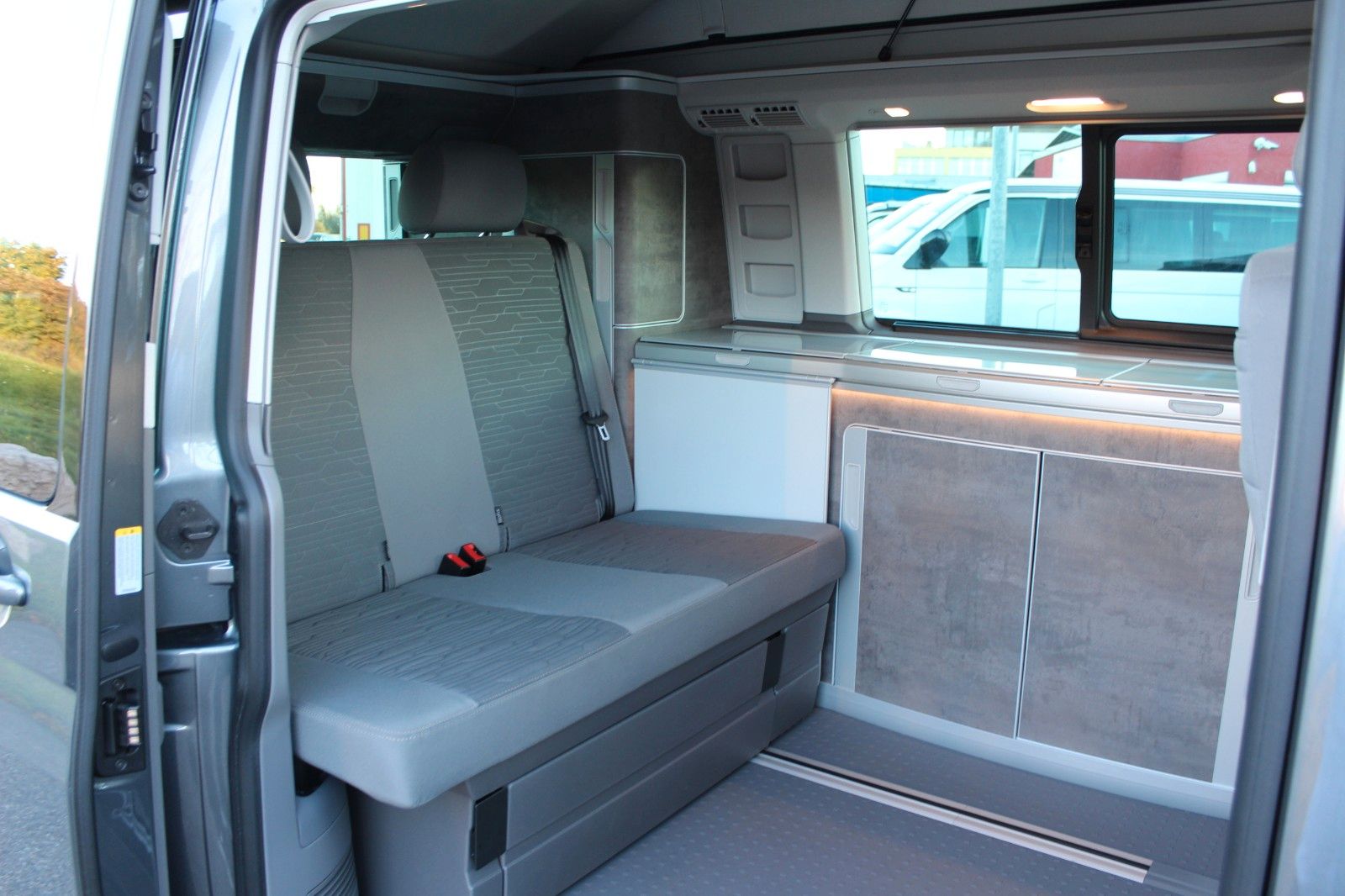 Volkswagen T6.1 California Ocean Edition