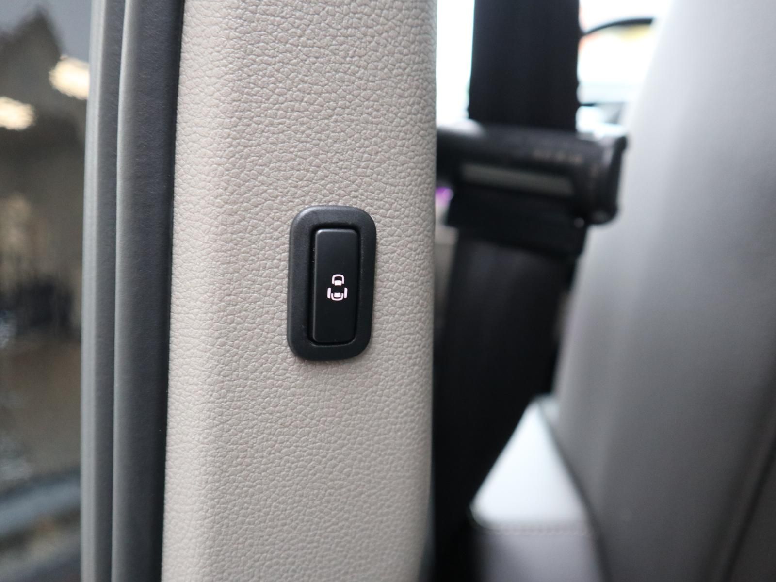 Volkswagen T7 Multivan E-Hybride 150 ch