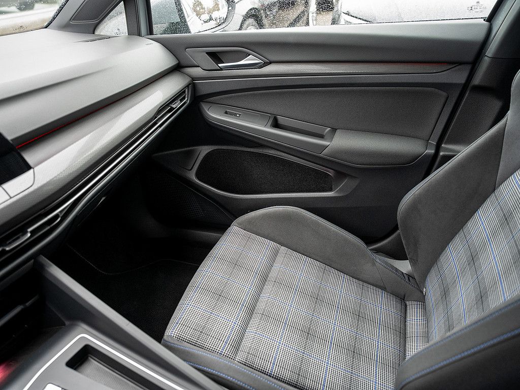 Volkswagen Golf VIII GTE 245 ch