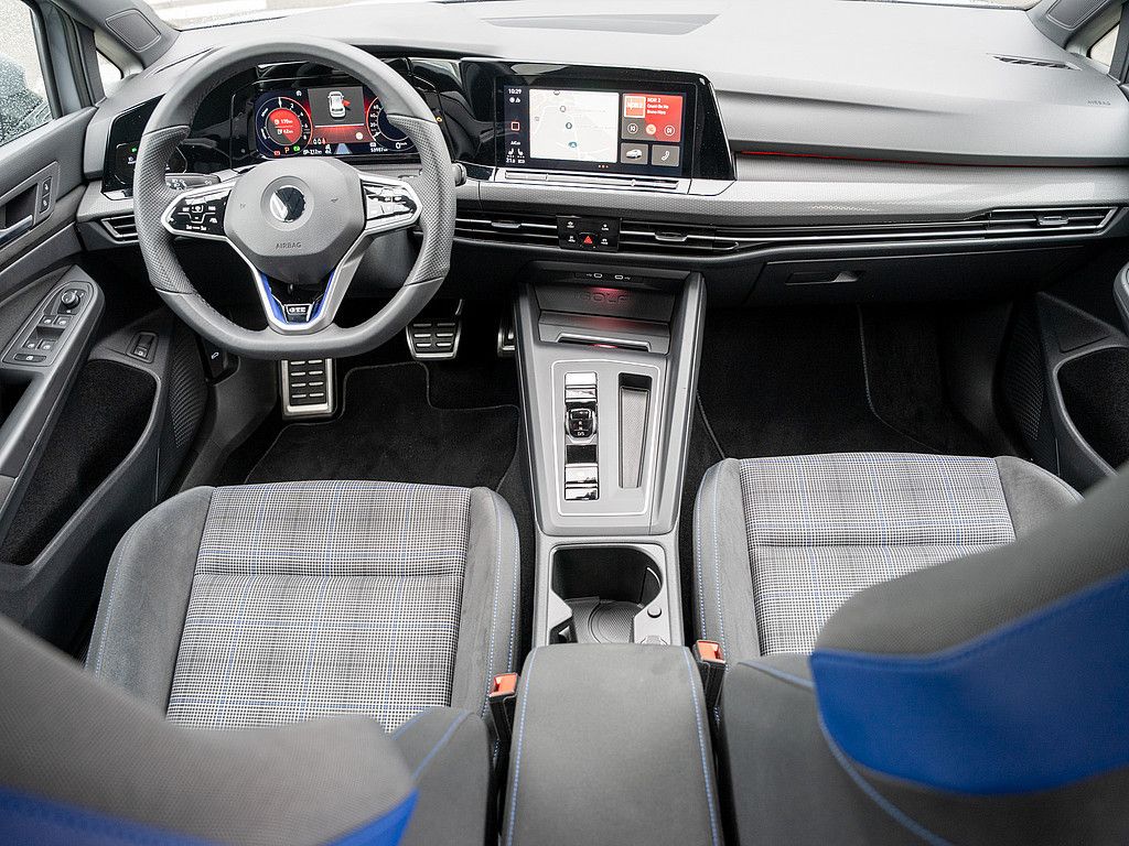 Volkswagen Golf VIII GTE 245 ch