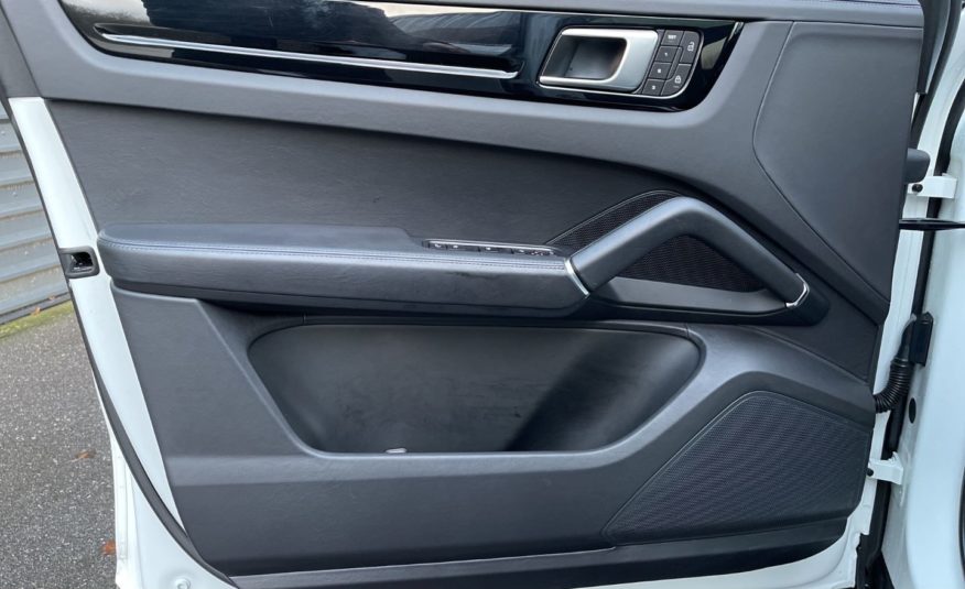 Porsche Cayenne Coupé E-Hybrid 462 ch